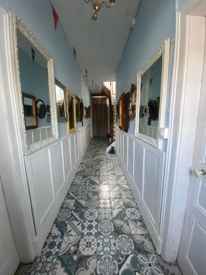Отель The Old School House Ceauce Экстерьер фото